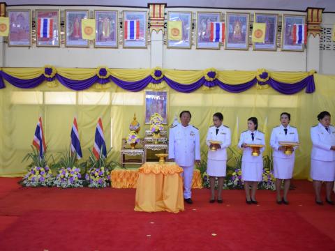 พิธีรับมอบพระบรมฉายาลักษณ์ พระบาทสมเด็จพระเจ้าอยู่หัว และสมเด็จพ